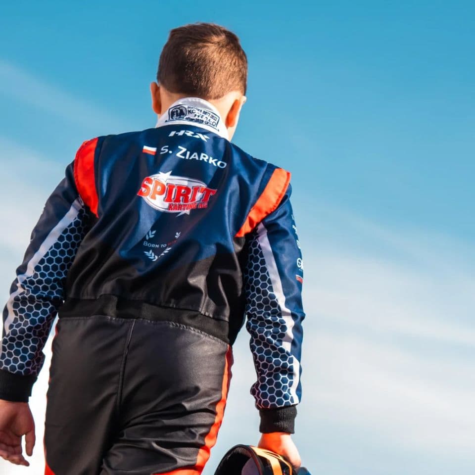 Ma 11 lat, przeżył dachowanie i dostał powołanie do kadry. "Na torze staje się diabłem"