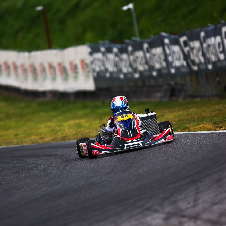 Od poduszek w gokarcie do marzeń o Formule 1. Jak wygląda droga młodego kierowcy kartingowego?